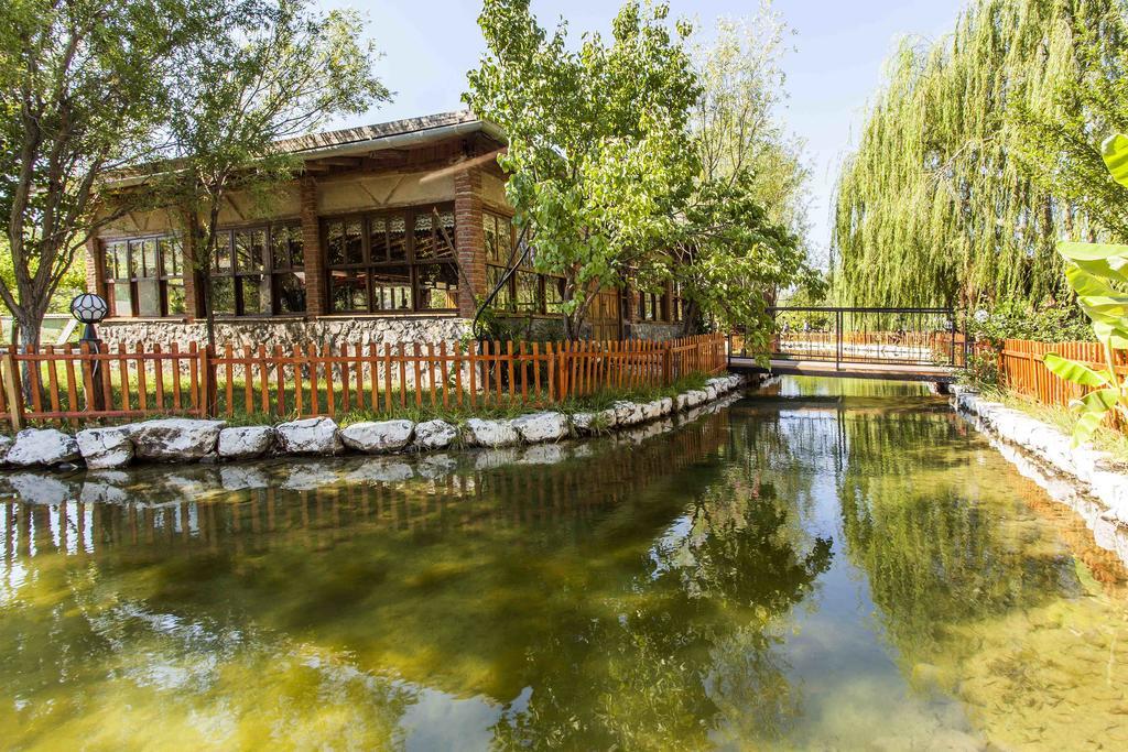 Otantik Tas Ev Bed & Breakfast Dalaman Luaran gambar