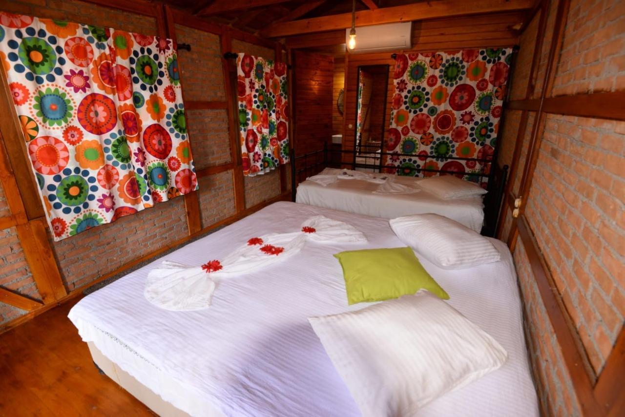 Otantik Tas Ev Bed & Breakfast Dalaman Luaran gambar